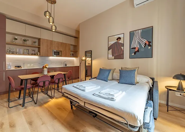 Apartament 5' From Station, With 2 Bedrooms Mediolan