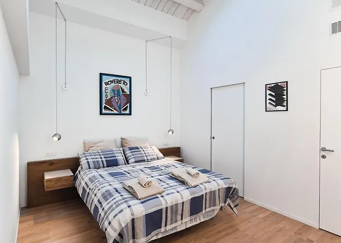 Modern Loft, Design & Comfort Апартаменты Милан