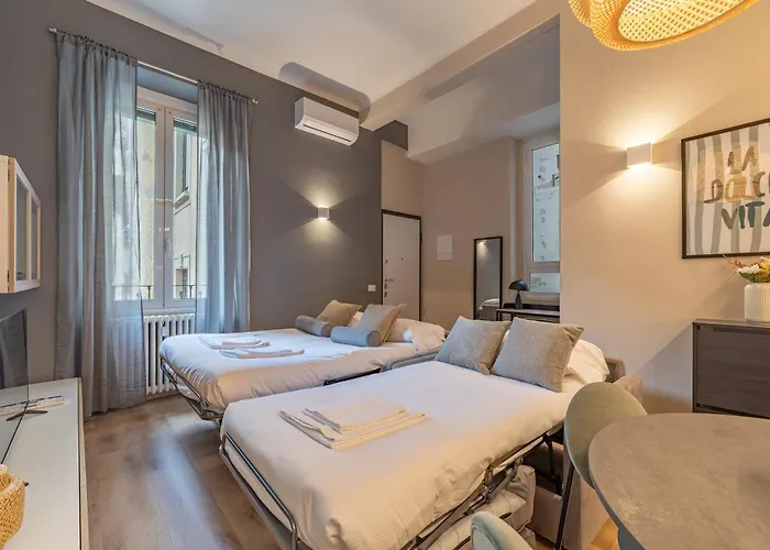 5' From Station, Elegance And Class Apartmán