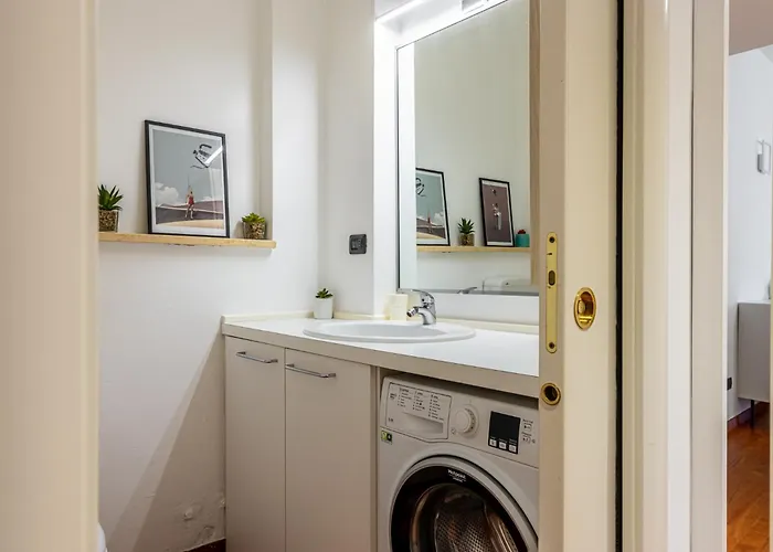 Niguarda Stylish Flat Near M5 아파트 *