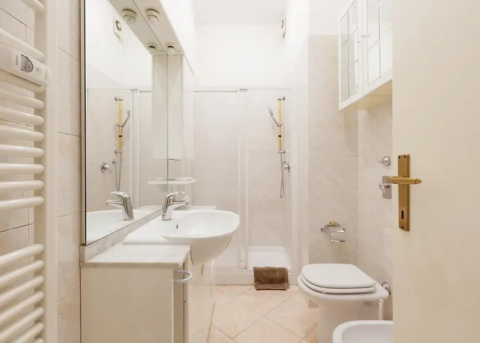 Isola - Ugo Bassi - Ampio Bilocale Moderno *