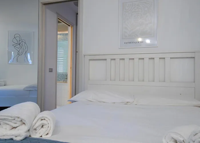 Xenia - Lovely In Corso Genova 10 Min From Duomo