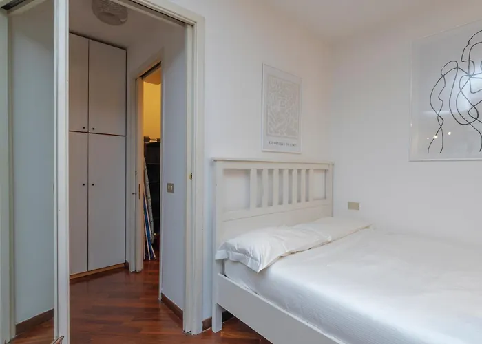 Xenia - Lovely In Corso Genova 10 Min From Duomo *