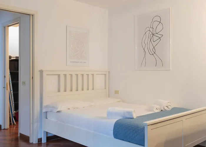 Xenia - Lovely In Corso Genova 10 Min From Duomo