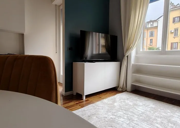 Center Navigli Renewed With Ac, Wifi 800mbits, Metro Link To Airport And Station Apartment *