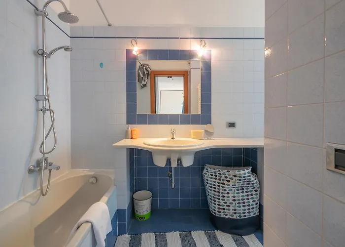 Xenia - Two-room With Terrace In Fondazione Prada Διαμέρισμα