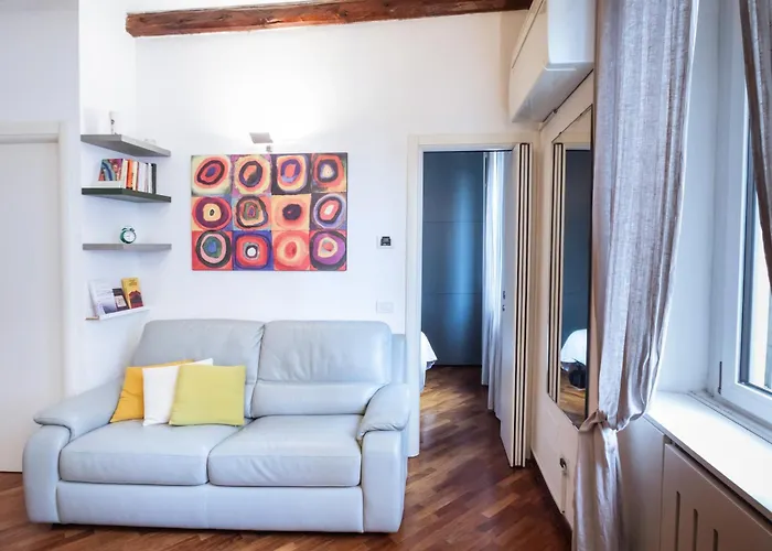 Cosy And Bright Flat In The Heart Of Porta Venezia Apartmán