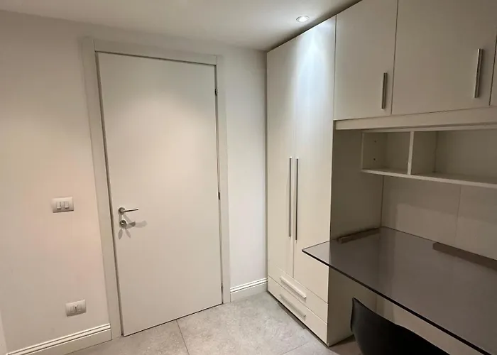 Xenia - Exclusive Three-room In Moscova Area * Milán