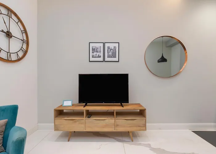 Xenia - Spacious Three-room In Moscova Area *