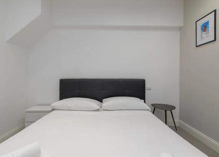 Xenia - Spacious Three-room In Moscova Area شقة ميلان