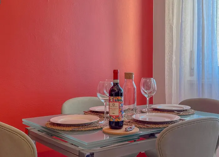 Spacious With Balcony And 2 Bathrooms By Host Hero Milaan