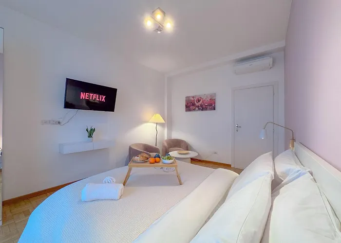 Appartement Spacious With Balcony And 2 Bathrooms By Host Hero Milaan