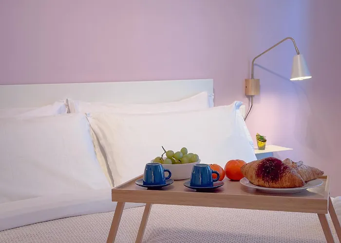 Spacious With Balcony And 2 Bathrooms By Host Hero *