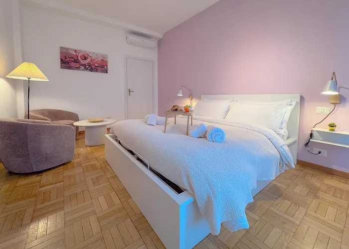 Spacious With Balcony And 2 Bathrooms By Host Hero Apartmán