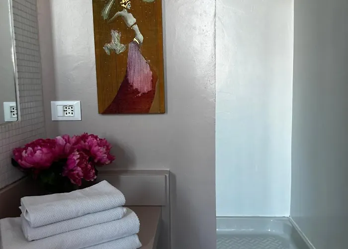 Sant'ambrogio With Charme Apartment *