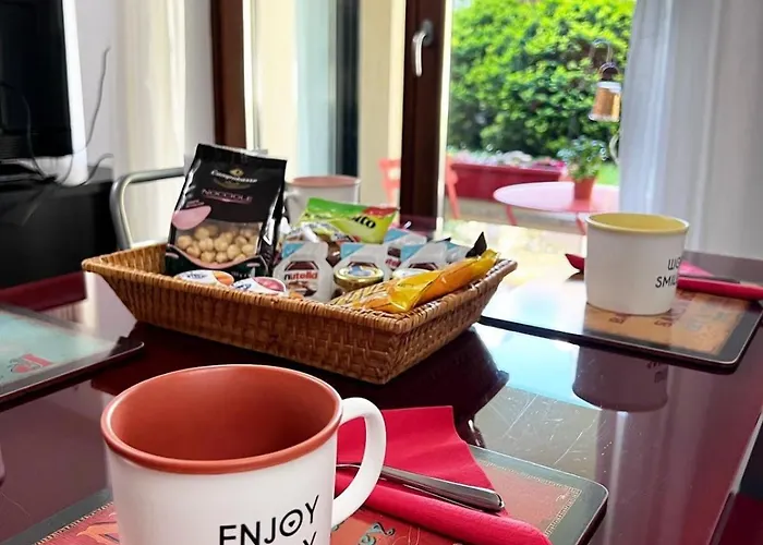 Laura S Garden - Romantic Place And Private Parking * Milano