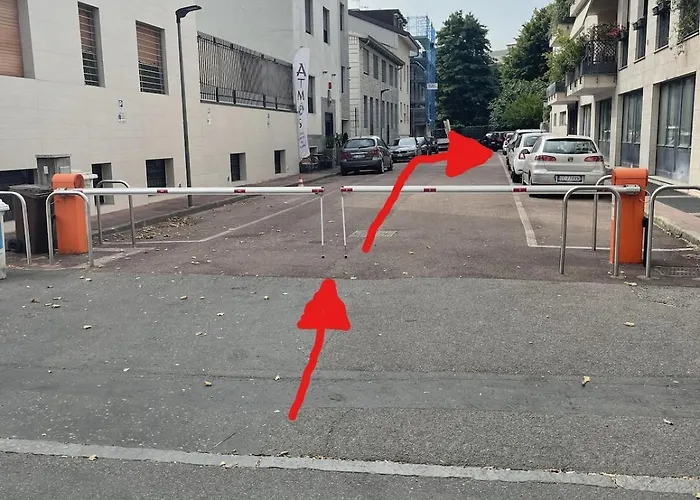 Laura S Garden - Romantic Place And Private Parking Daire *