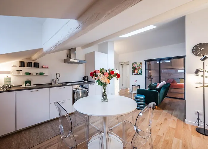 Sovoy Porta Romana Apartment *