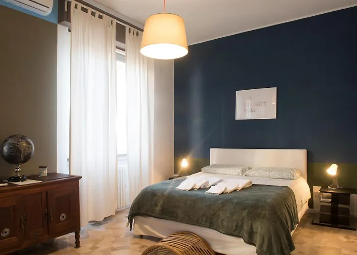 Exclusive Deluxe Between Duomo & San Siro