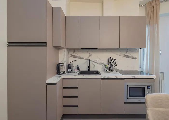 Spacious 2bdr With Balcony Arco-sempione Area, By Rentopolis