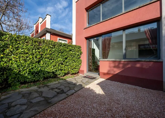 Lägenhet Red Lofty - Parcheggio Privato - 2 Fermate Da Rho Fiera, Mico E Bovisa