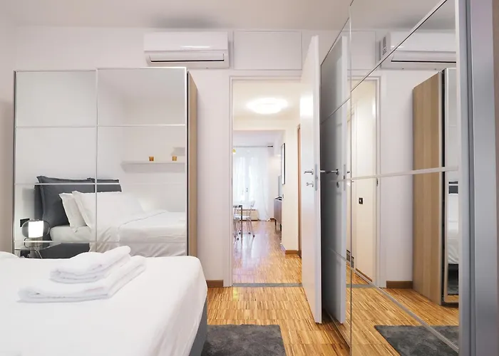 Arco Della Pace Charming Appartement