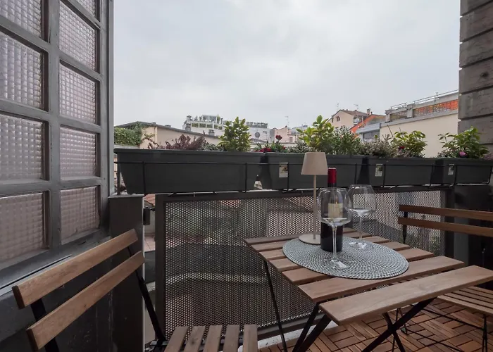 Spacious 2bdr With Balcony Arco-sempione Area, By Rentopolis * Mailand