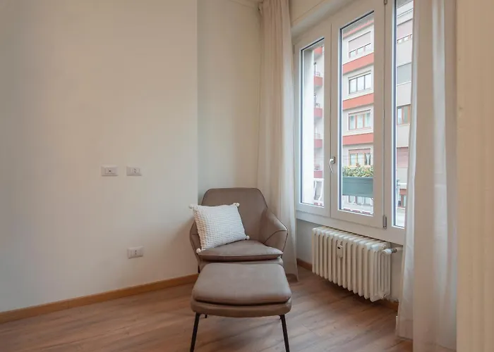Spacious 2bdr With Balcony Arco-sempione Area, By Rentopolis Mailand