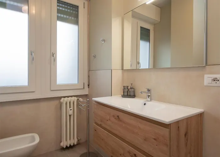 Spacious 2bdr With Balcony Arco-sempione Area, By Rentopolis Apartment *