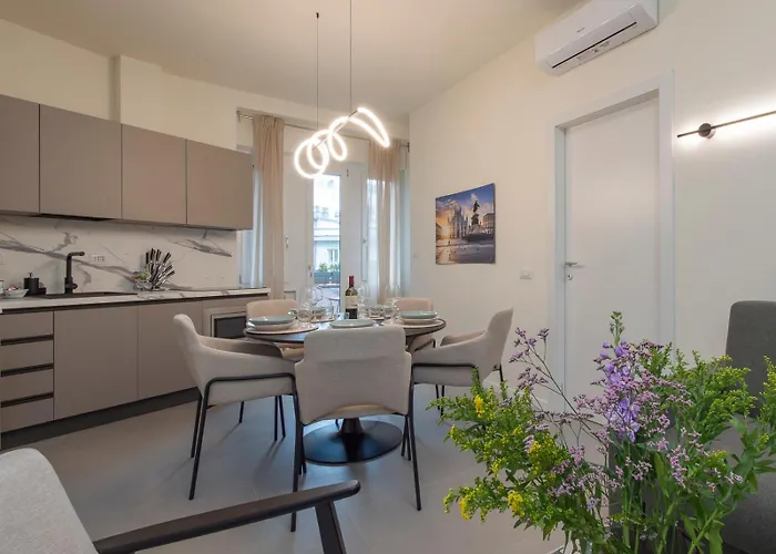Spacious 2bdr With Balcony Arco-sempione Area, By Rentopolis * Mailand