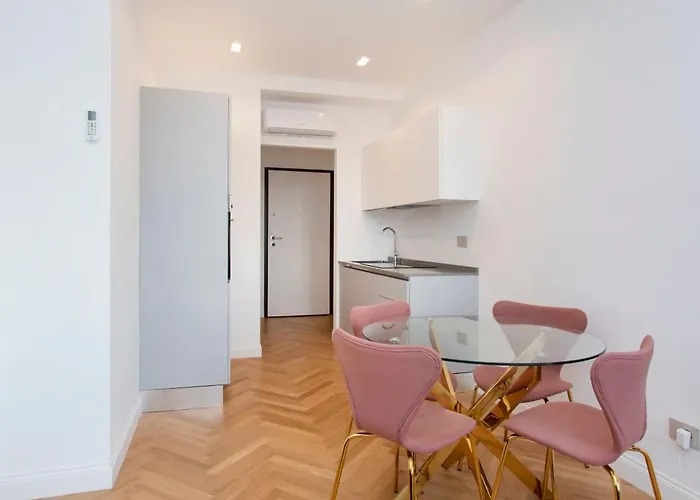 Fontana18 - Duomo View * מילאנו