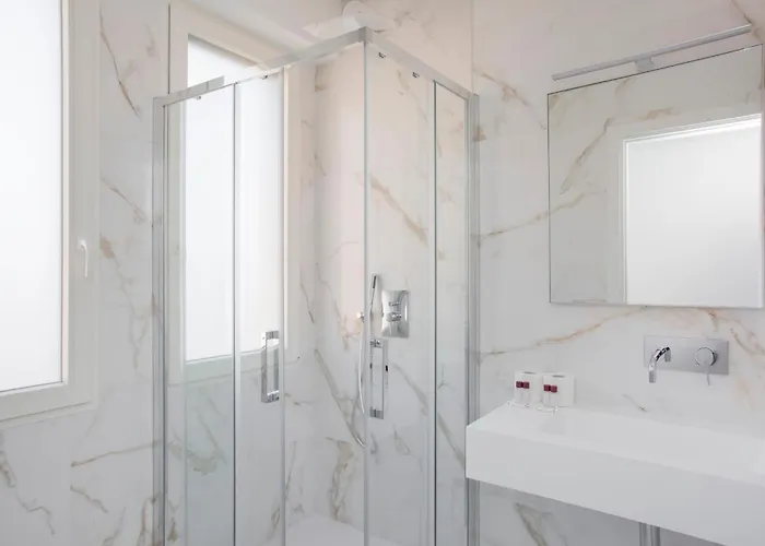 Fontana18 - Duomo View * מילאנו