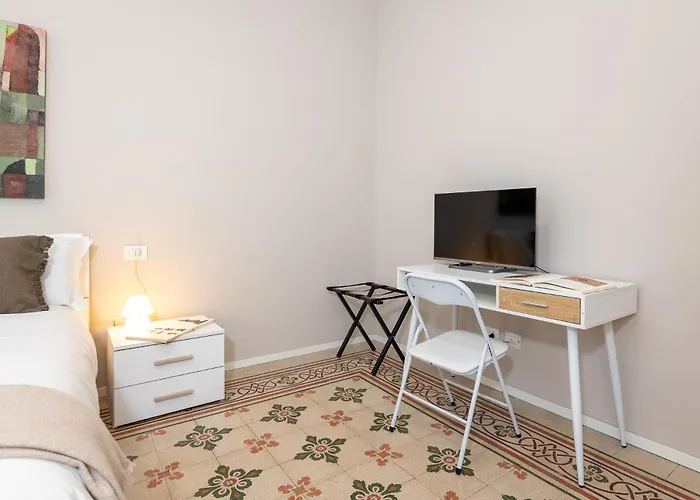 Apartmán Modern For 4 In Historical Building - Duomo View *