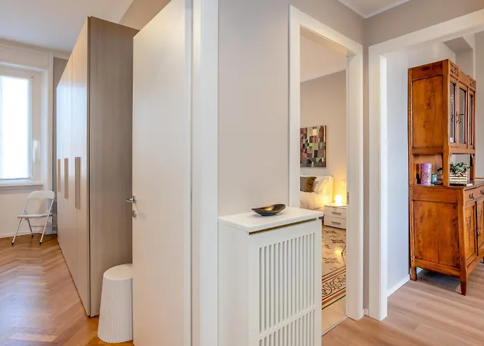 Modern For 4 In Historical Building - Duomo View *