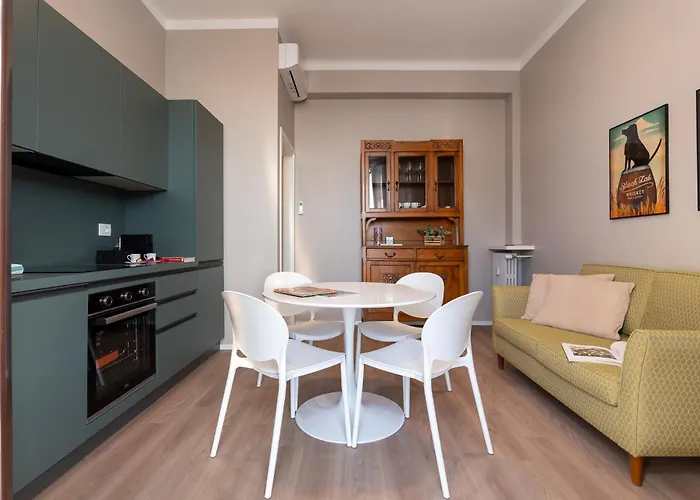 Modern For 4 In Historical Building - Duomo View *