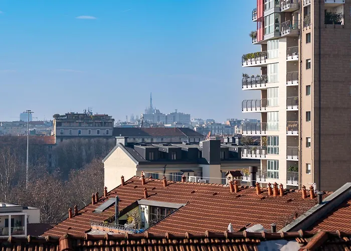 Modern For 4 In Historical Building - Duomo View * Milán