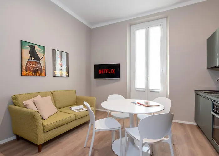 Modern For 4 In Historical Building - Duomo View Apartmán *