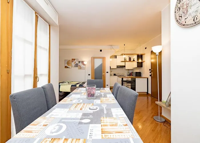 Cozy And Lovely - Center