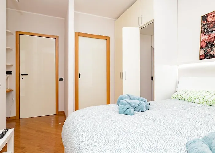 Cozy And Lovely - Center *