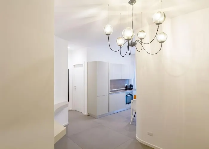 Duomo Stylish Double Near Metro Apartment Milan