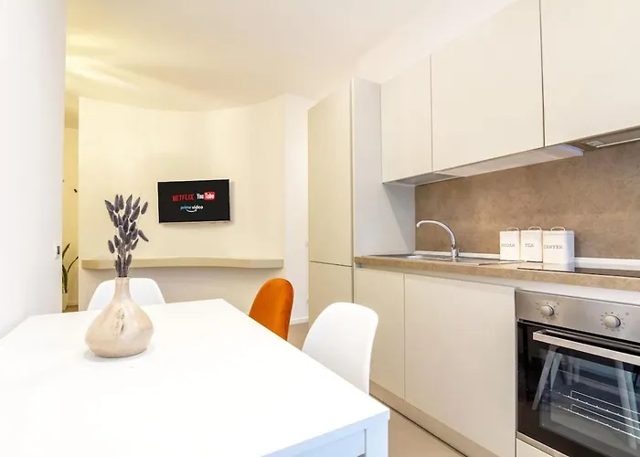 Duomo Stylish Double Near Metro Апартаменты Милан