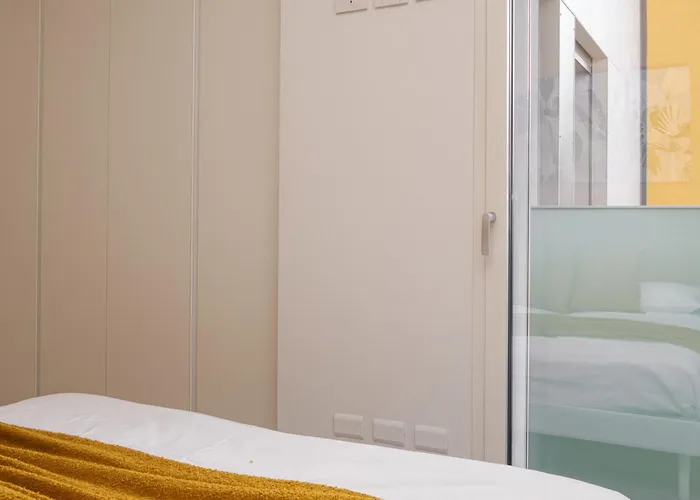 In Financial District 4 Pax