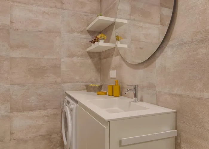 In Financial District 4 Pax 公寓 *