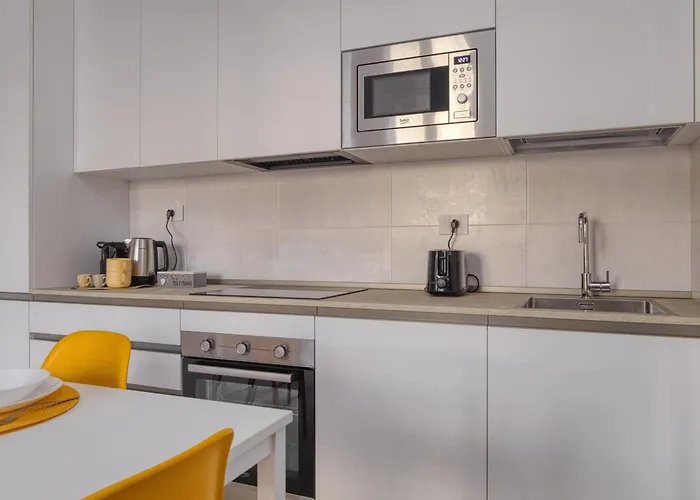 In Financial District 4 Pax