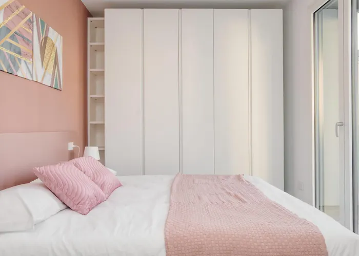 In Financial District 4 Pax