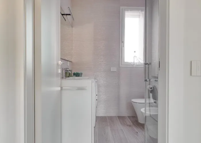 In Financial District 4 Pax *