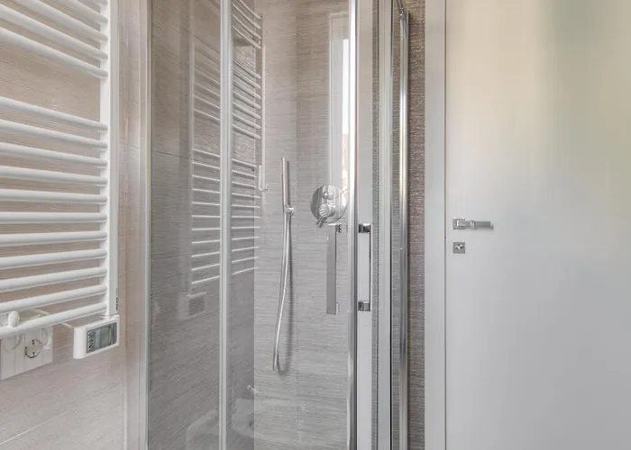 In Financial District 4 Pax * 米兰