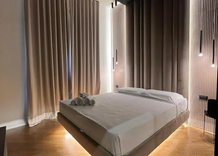 Brera Superior Near Duomo Apartman