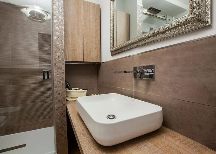 Boutique Con Cortile-design&fashion District *