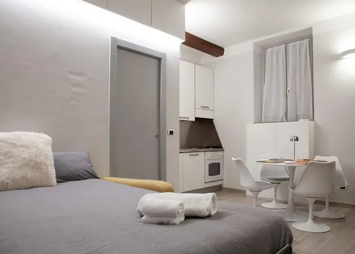 Rrrapido In Brera - Via Mercato Milánó